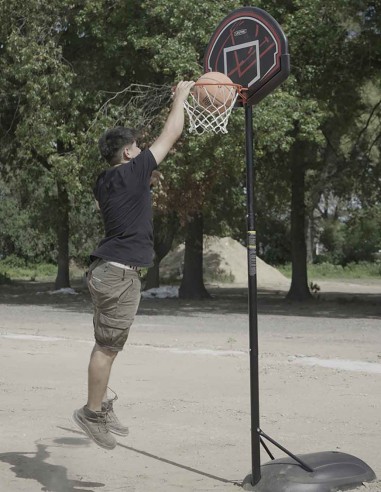 Aro de básquet de pie Lifetime practica