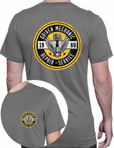 Remera hombre modelo Service Driven gris persona