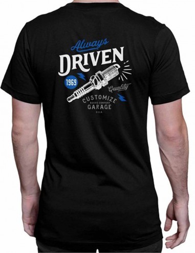 Remera hombre modelo Customize Driven negra espalda persona