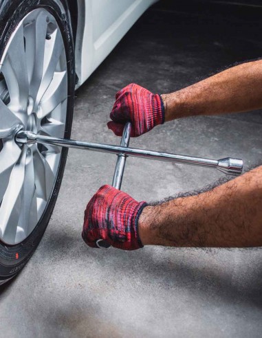 Llave cruz cromada uso Driven